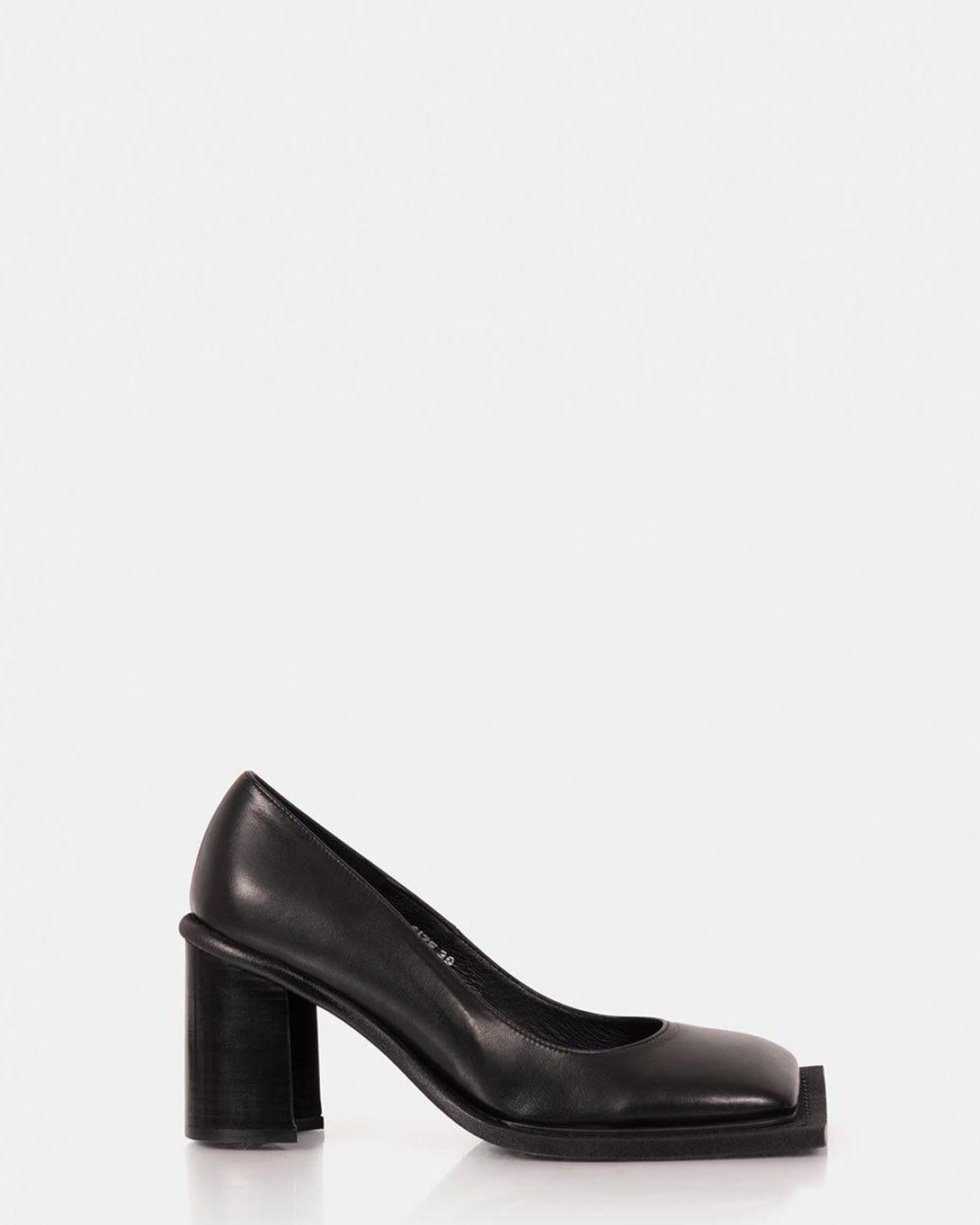 Black Howl Pumps - Heels - Ninamounah - Elevastor